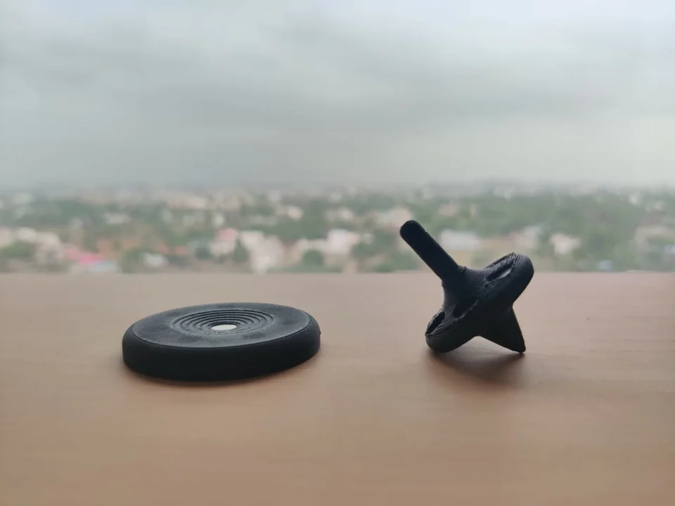 Self-Balancing Desk Spinner
